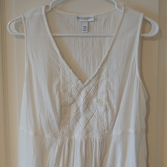 Liz Lange Maternity Sleeveless Top - Picture 2 of 4